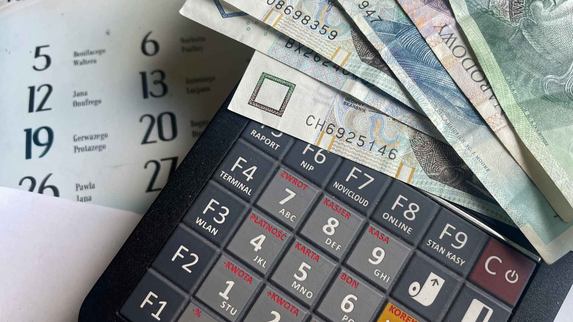 How to Move on a Tight Budget Without Sacrificing Your Sanity