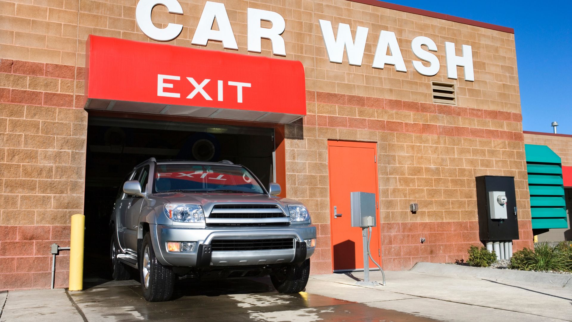 Why Modern Car Wash Businesses Are Investing in AI Video Surveillance